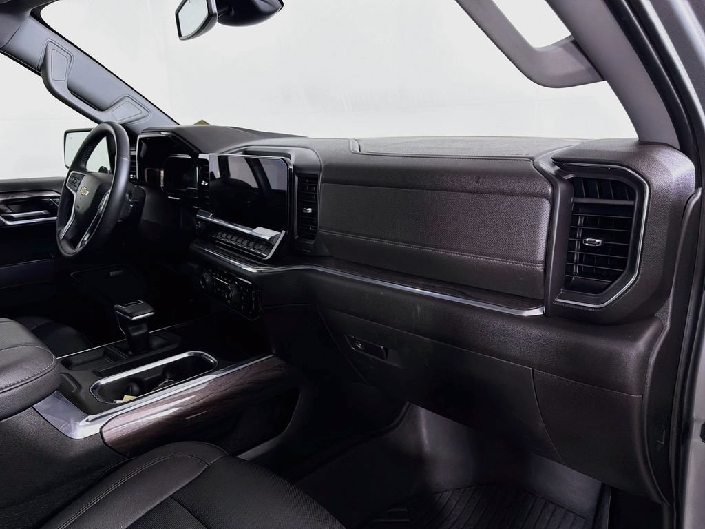 Used 2023 Chevrolet Silverado 1500 LTZ w/ LTZ Convenience Package II AWD/4WD image 27