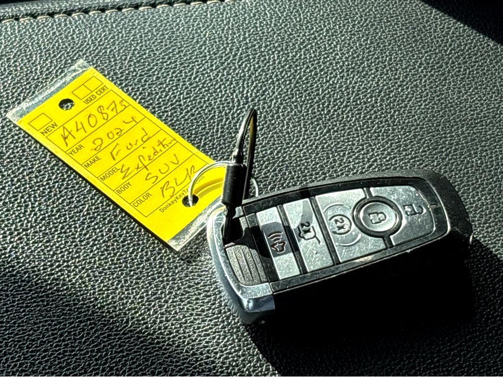 Used 2024 Ford Expedition XLT image 26
