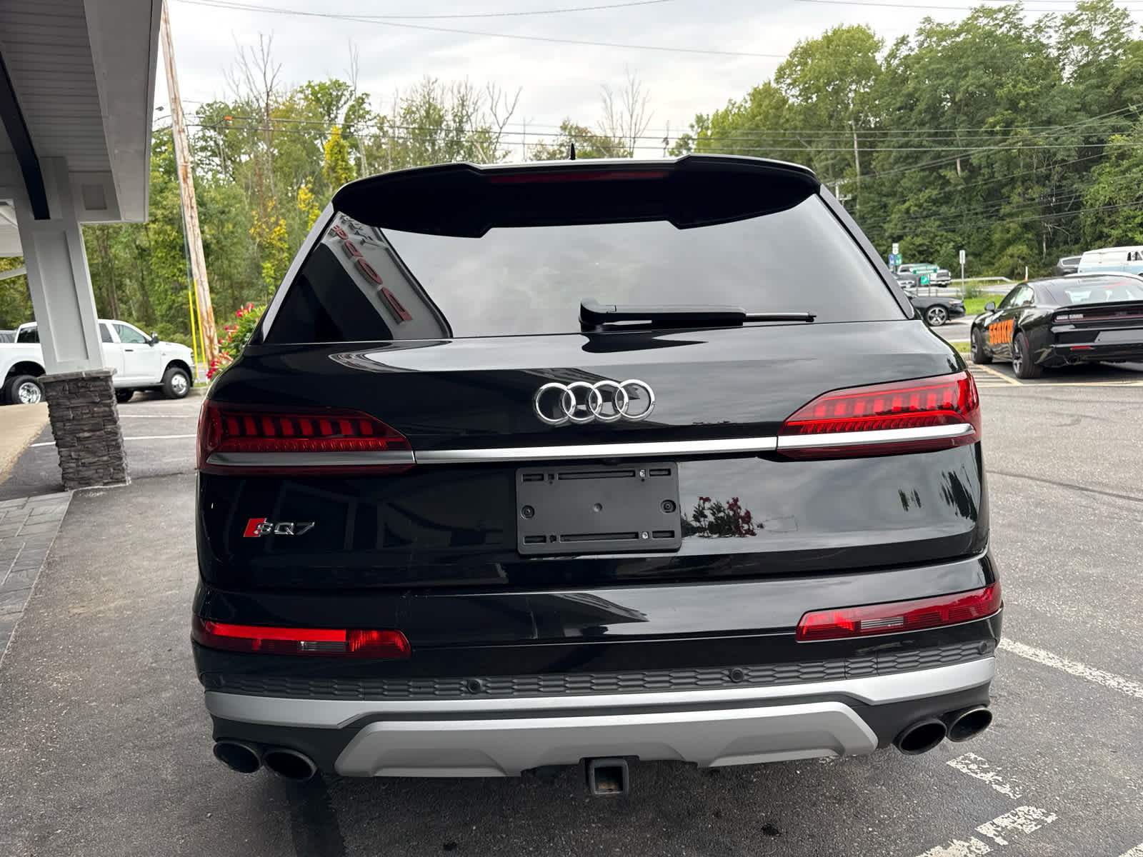 Used 2023 Audi SQ7 Premium Plus w/ Towing Package AWD/4WD image 4