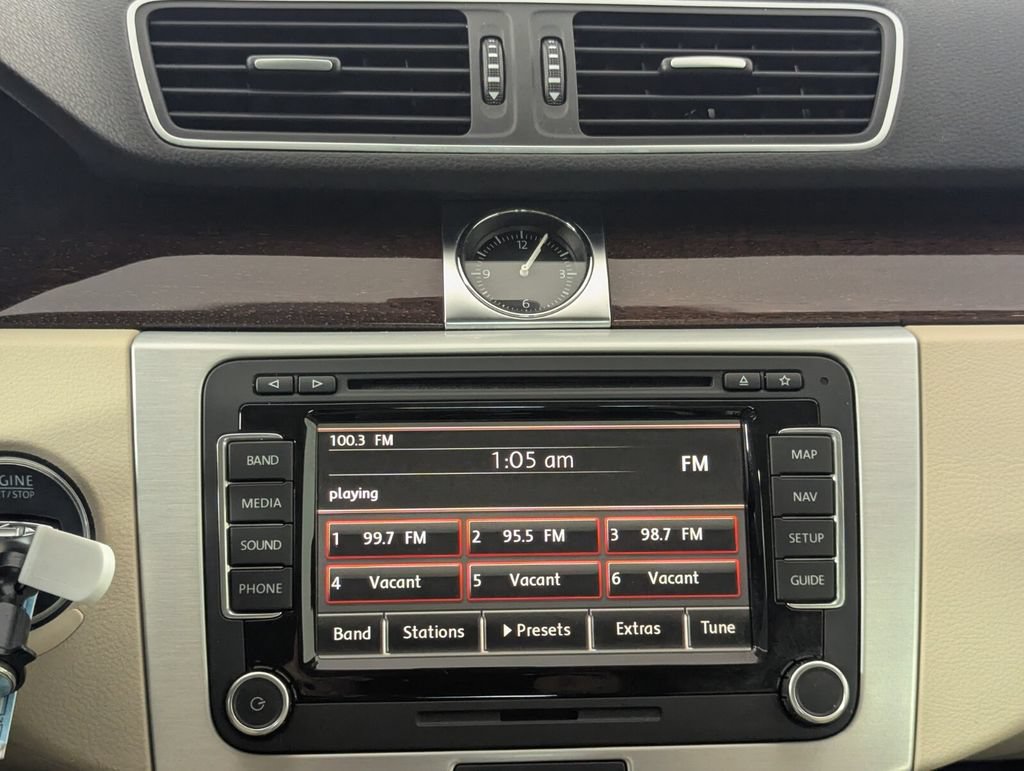Used 2012 Volkswagen CC Lux FWD image 19