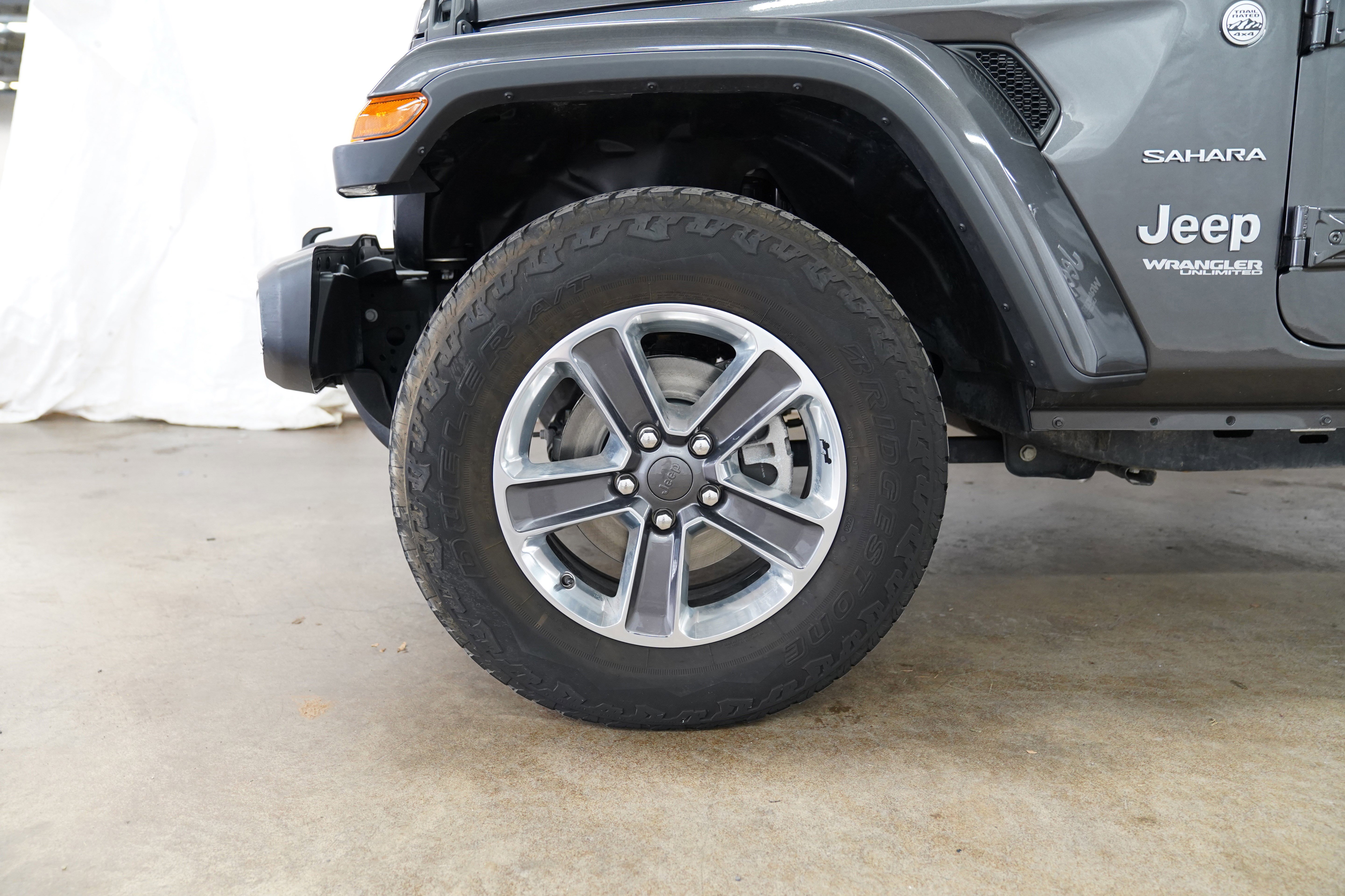 Used 2021 Jeep Wrangler Unlimited Sahara w/ Dual Top Group AWD/4WD image 15