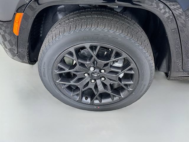 New 2025 Jeep Grand Cherokee Summit image 32
