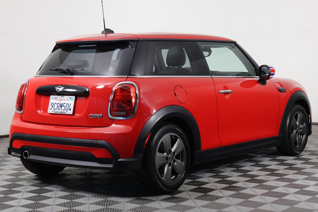 Used 2023 MINI Cooper 2-Door Hardtop FWD image 4