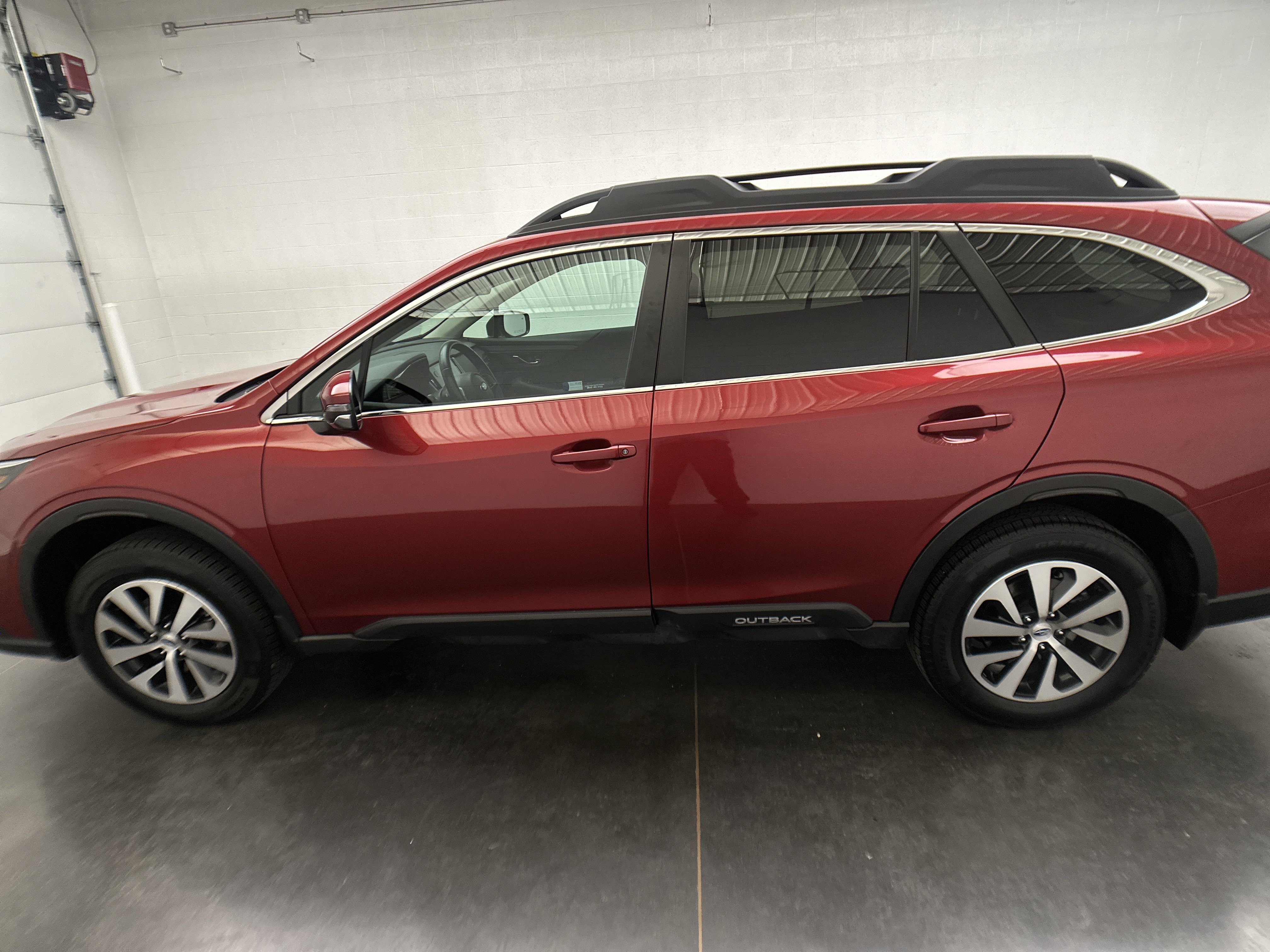 Used 2022 Subaru Outback Premium w/ Popular Package #1 AWD/4WD image 6