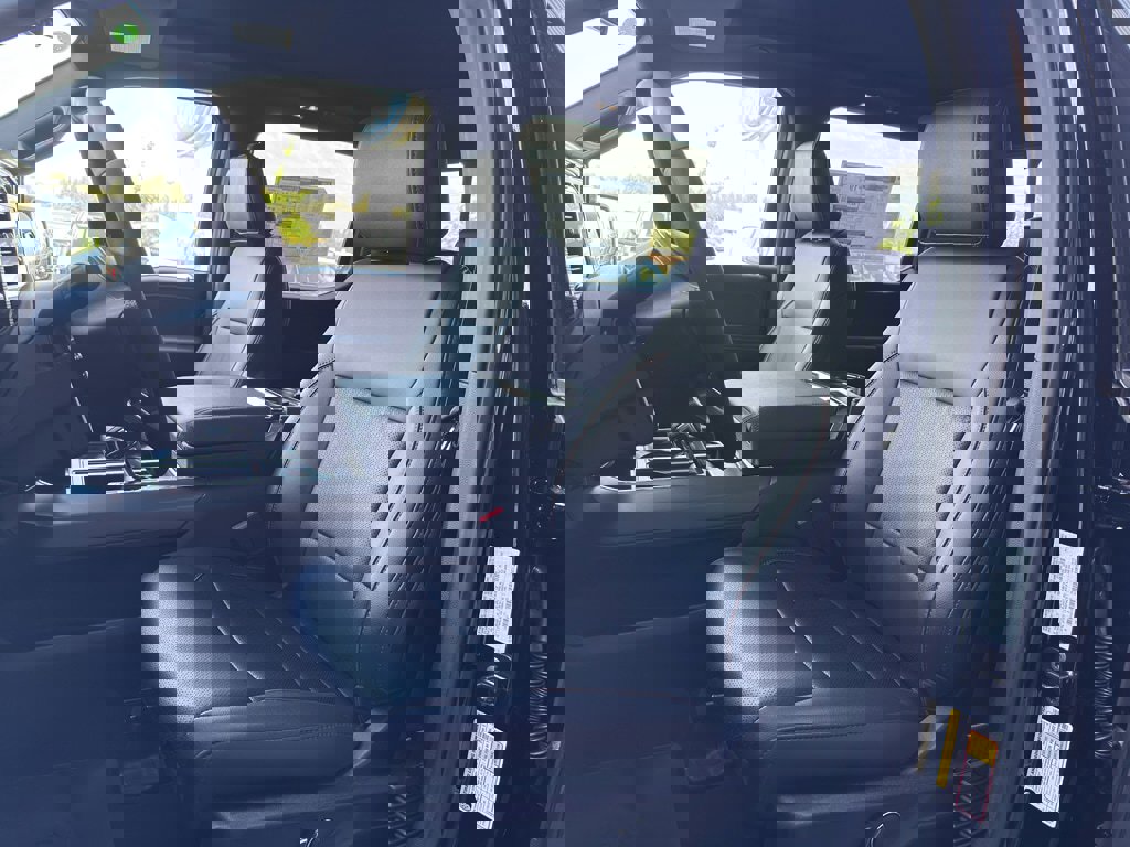 New 2025 Ford F150 Lariat w/ Equipment Group 502A High image 17