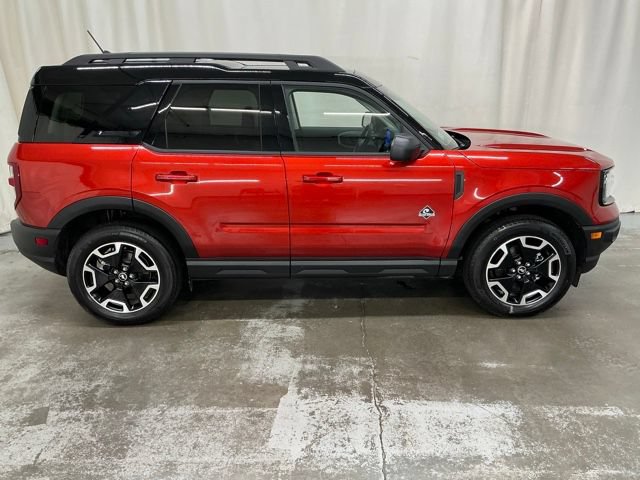 Used 2024 Ford Bronco Sport Outer Banks w/ Tech Package AWD/4WD image 3