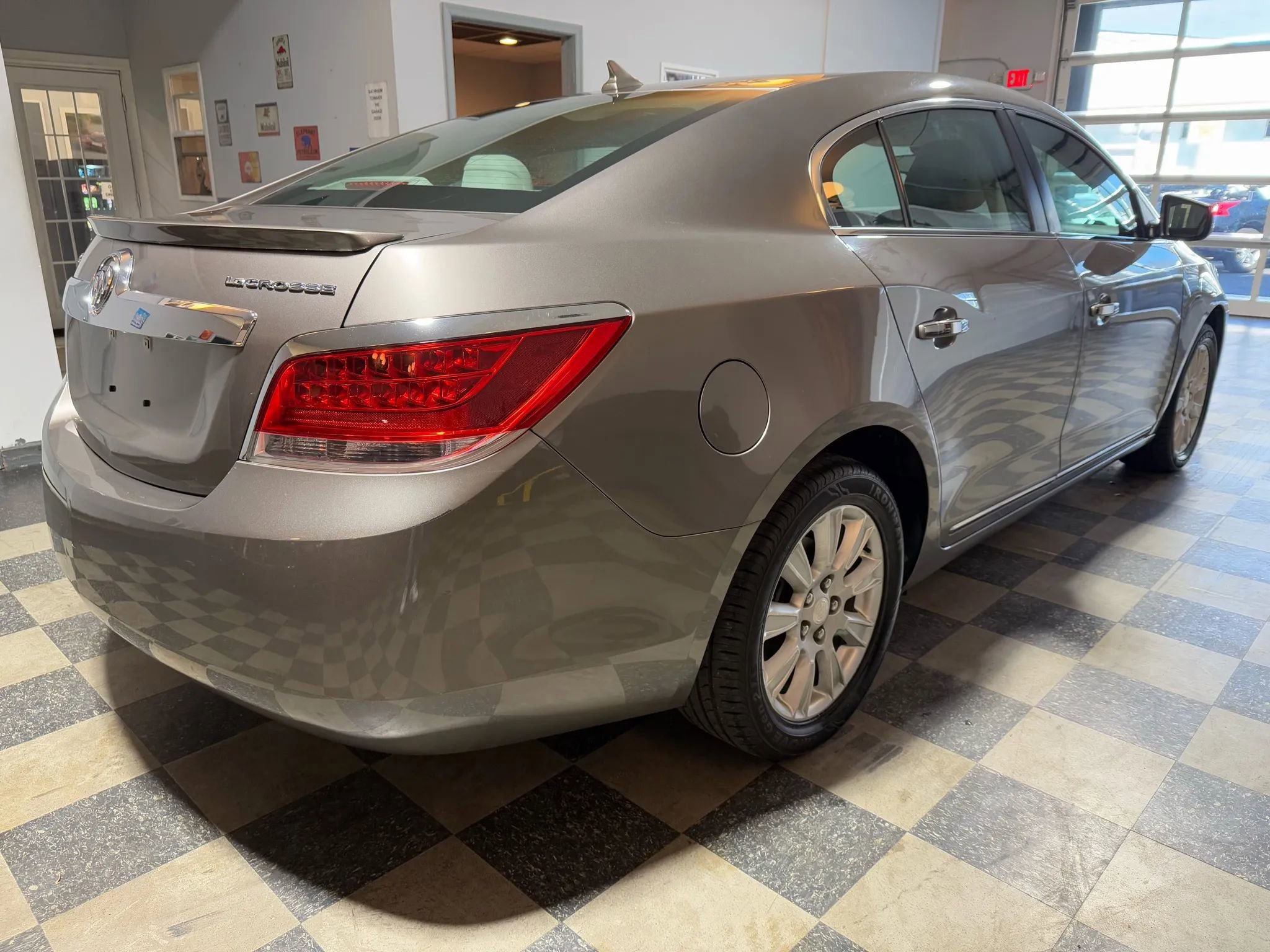 Used 2012 Buick LaCrosse image 6