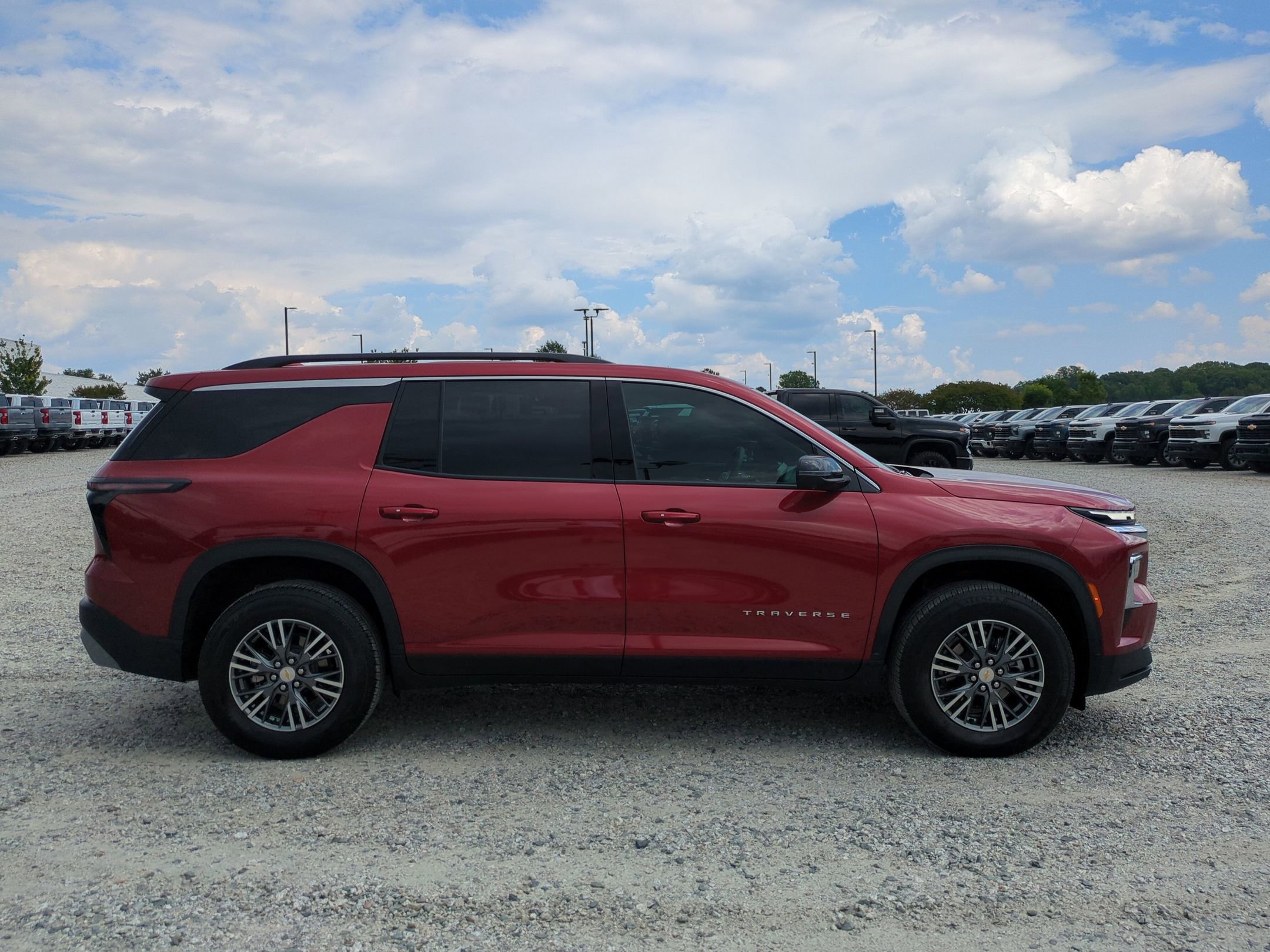 Certified 2026 Chevrolet Traverse LT w/ Driver Confidence Package FWD image 11