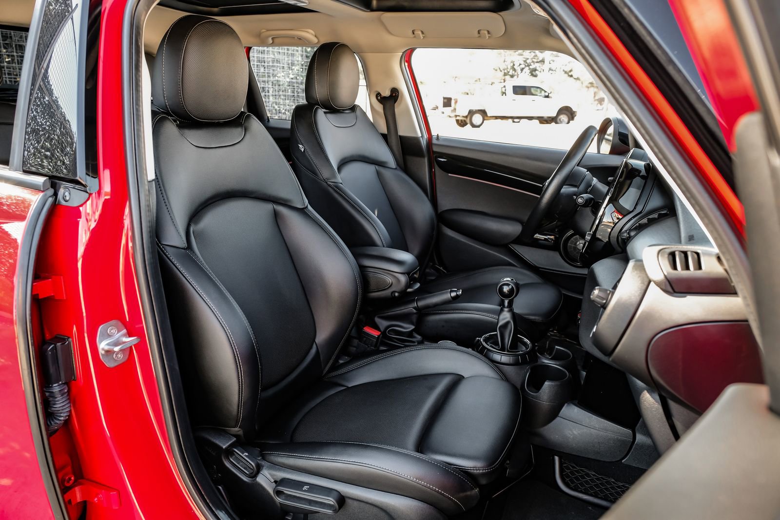 Used 2015 MINI Cooper S image 31