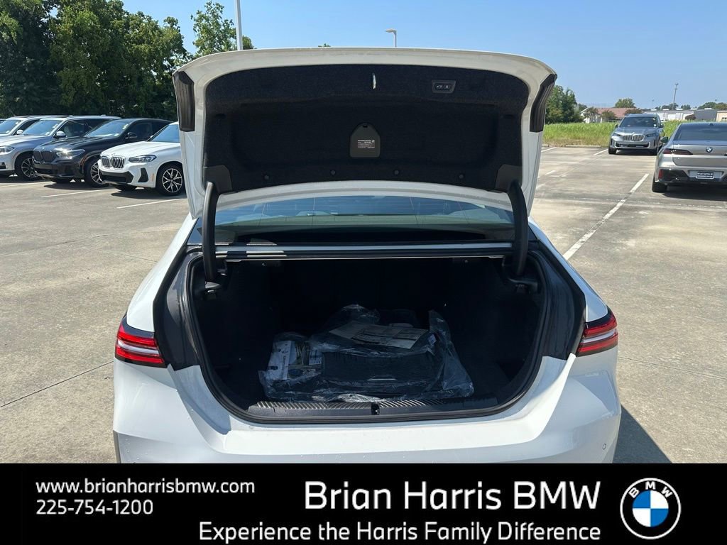 Certified 2025 BMW 530i w/ Premium Package image 18