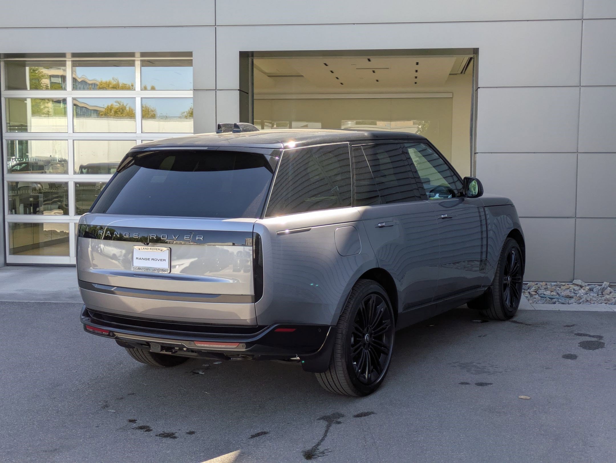New 2025 Land Rover Range Rover SE image 5