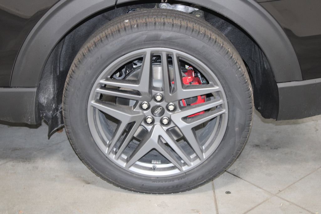 New 2026 Ford Explorer ST w/ Sun And Sound Package image 17
