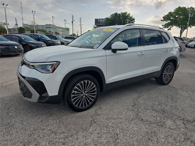 Used 2025 Volkswagen Taos SE image 6