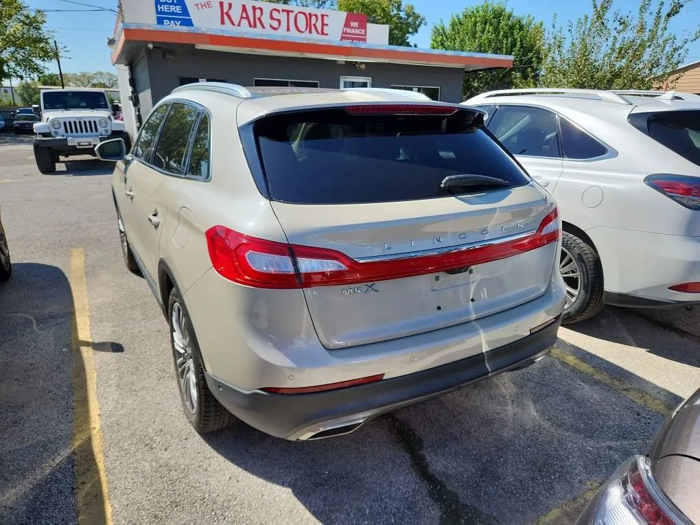 Used 2018 Lincoln MKX Reserve FWD image 9