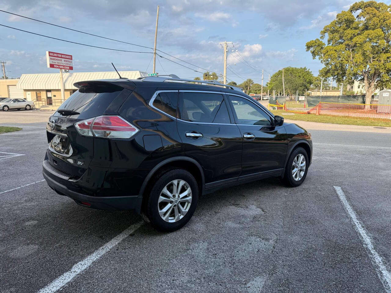 Used 2015 Nissan Rogue SV FWD image 11