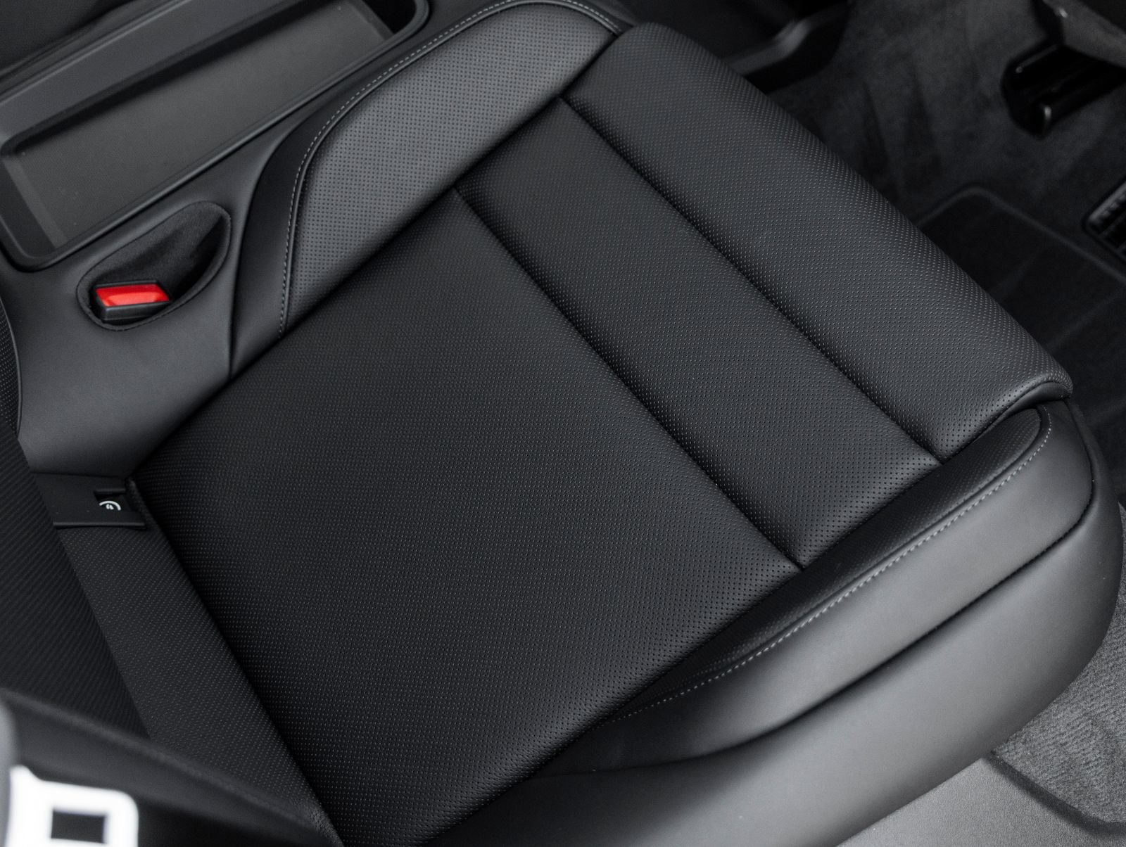 New 2026 Porsche Taycan AWD/4WD image 40