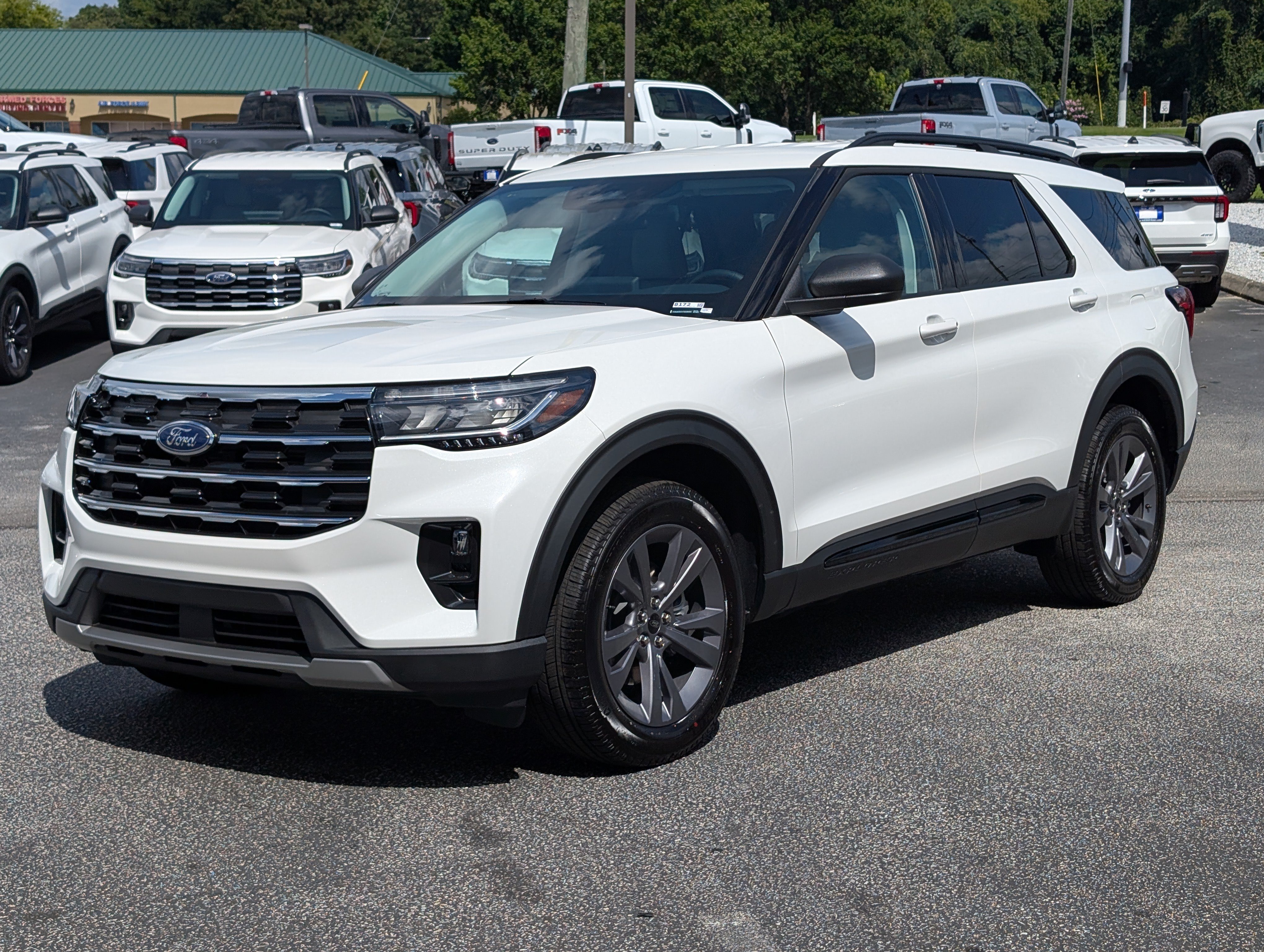 New 2026 Ford Explorer Active w/ Active Comfort Package AWD/4WD image 2