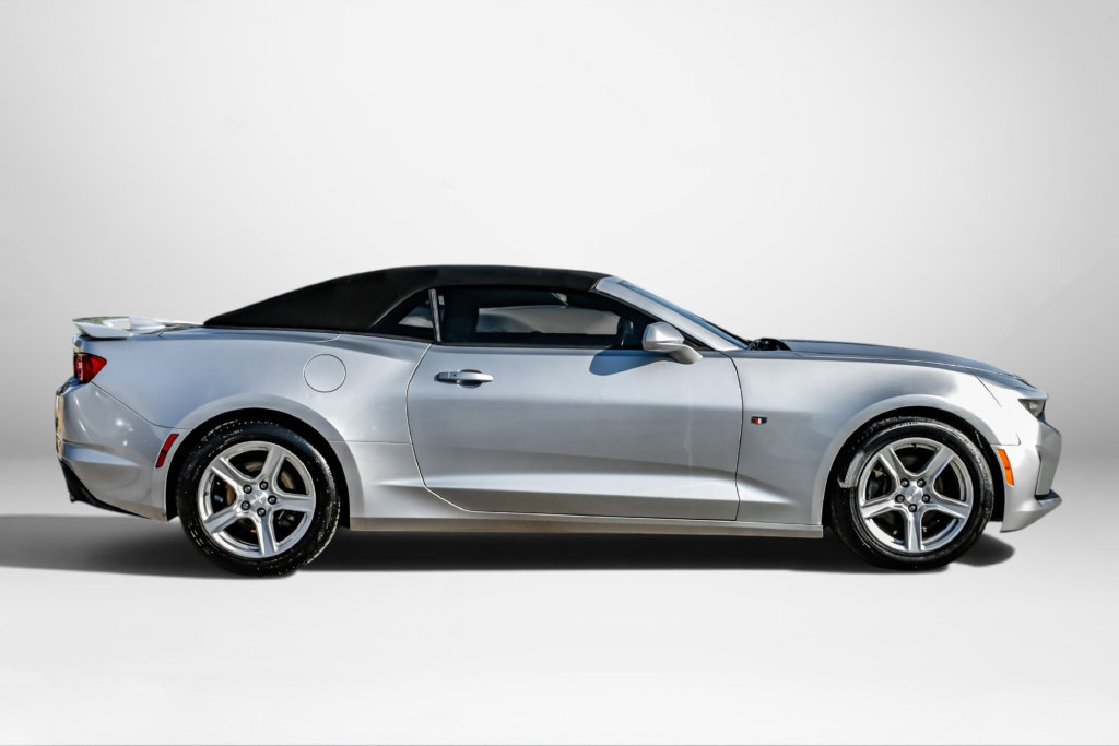 Used 2019 Chevrolet Camaro LT RWD image 5