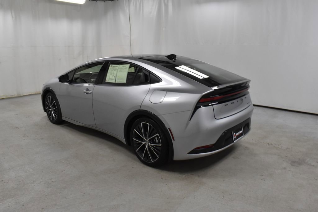 Used 2024 Toyota Prius XLE image 7