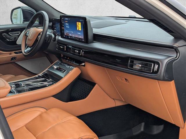 Used 2025 Lincoln Aviator Black Label image 24