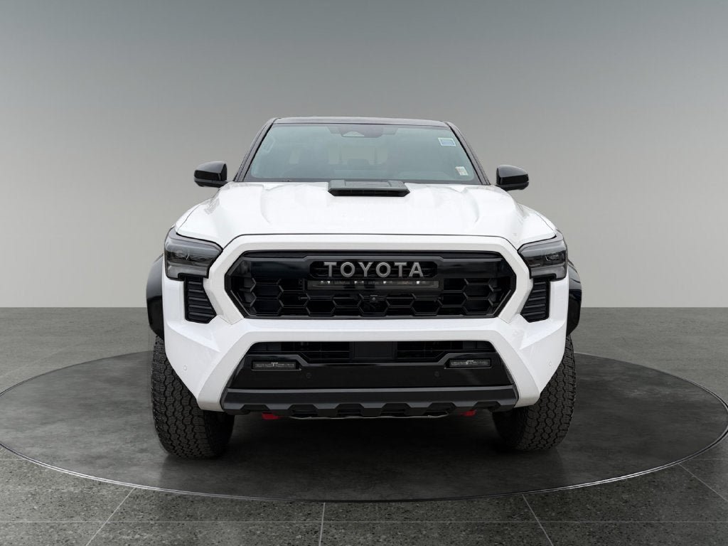 Used 2025 Toyota Tacoma TRD Pro AWD/4WD image 2
