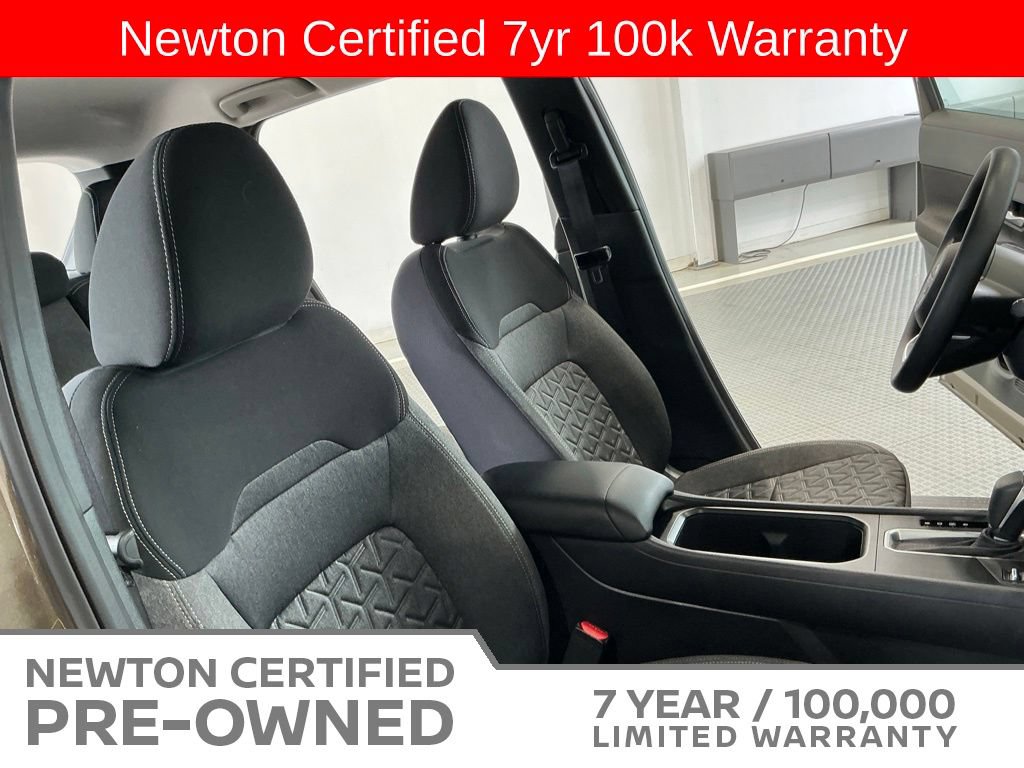 Used 2025 Nissan Kicks SV FWD image 14