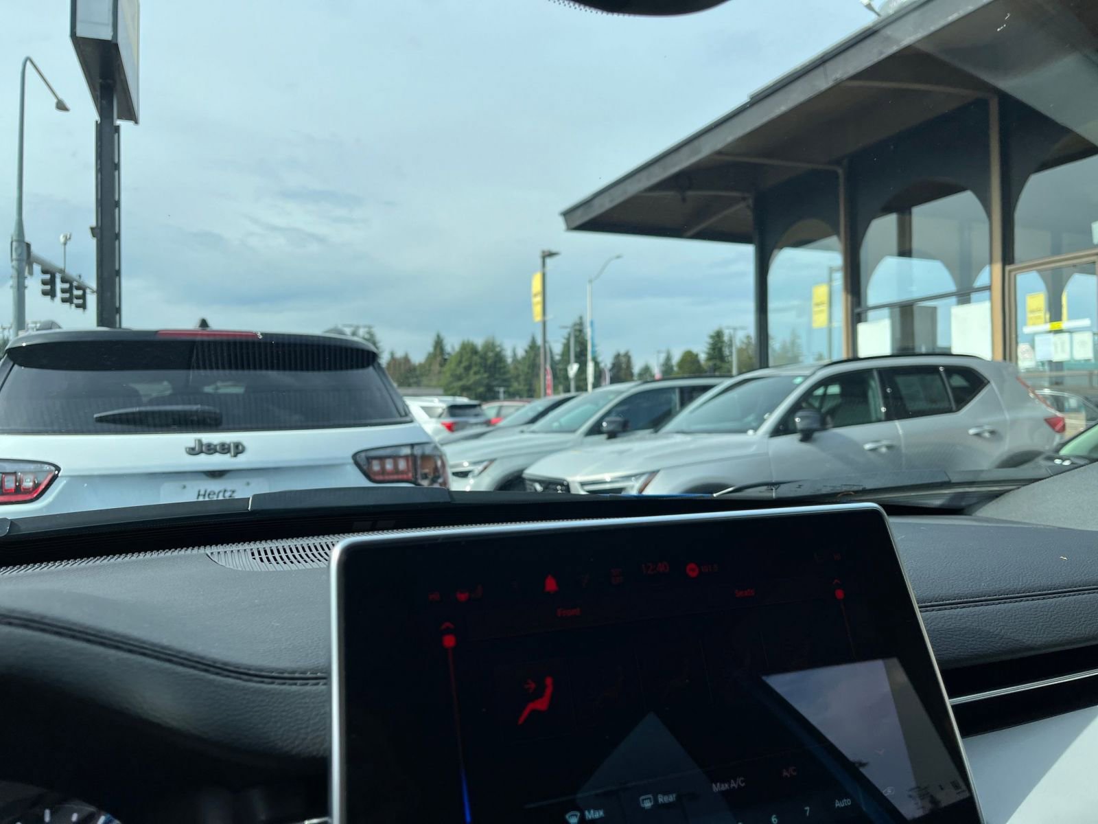 Used 2025 Jeep Compass Limited image 18