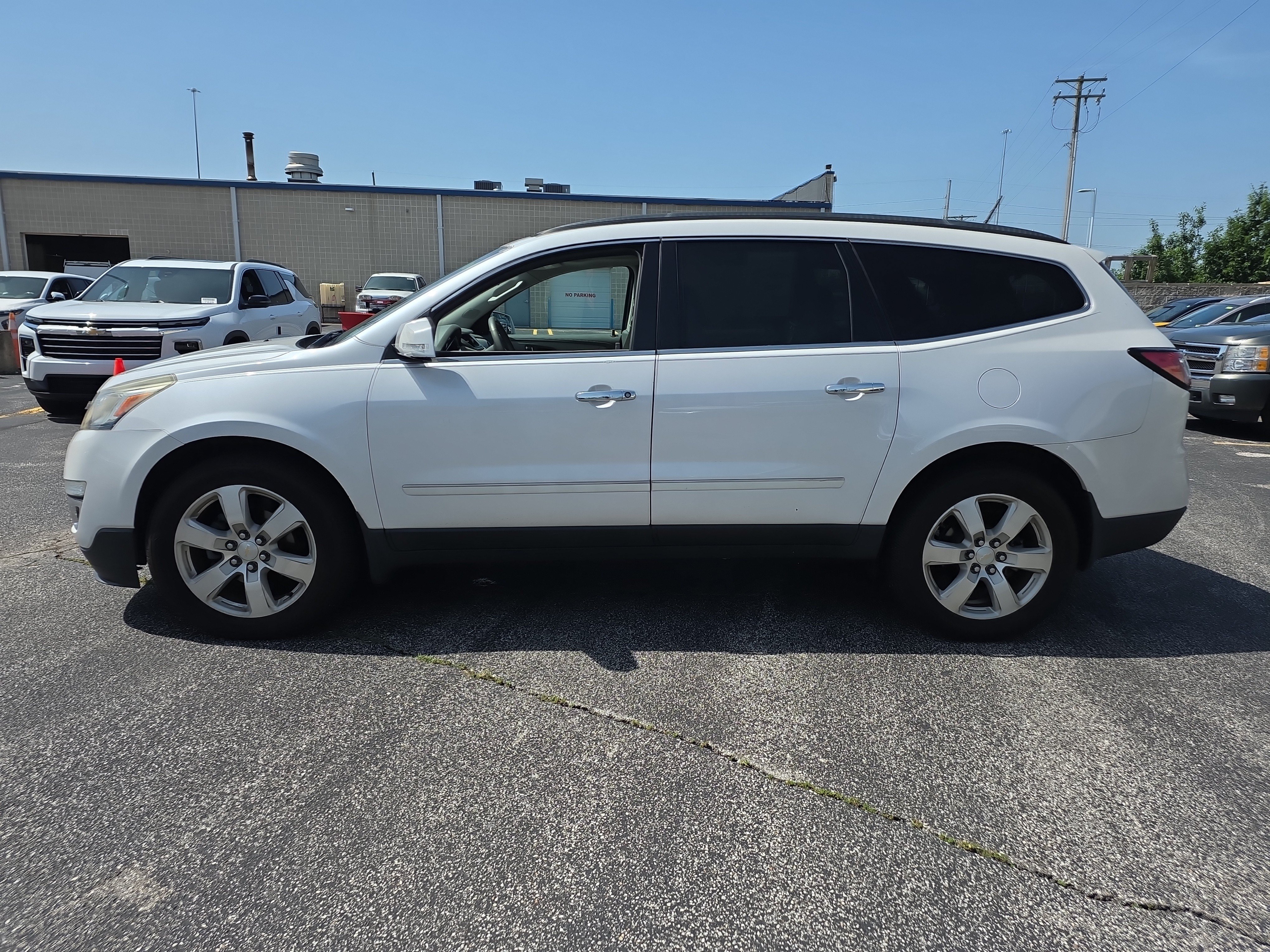 Used 2016 Chevrolet Traverse LTZ FWD image 7