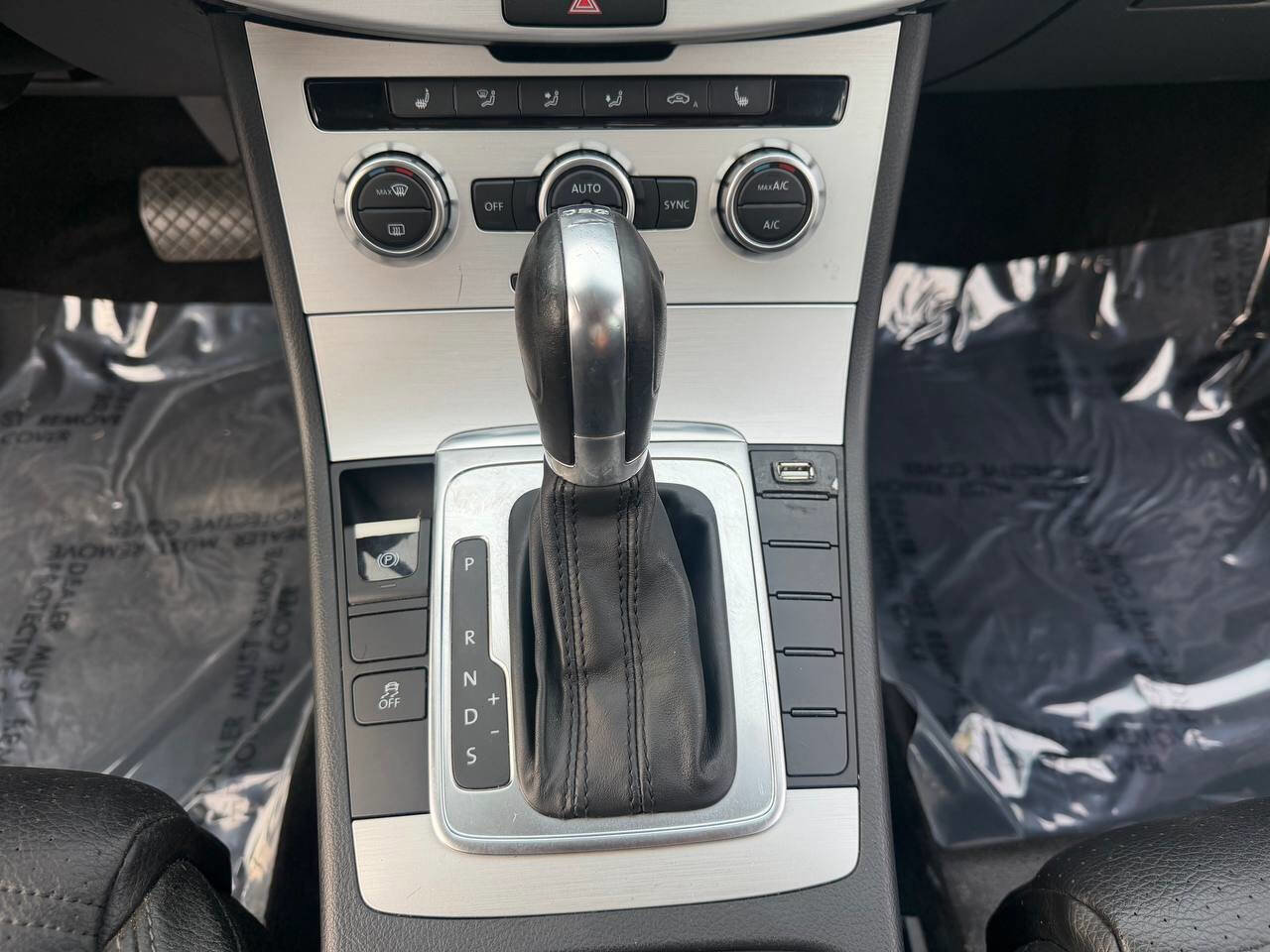 Used 2014 Volkswagen CC Sport FWD image 23