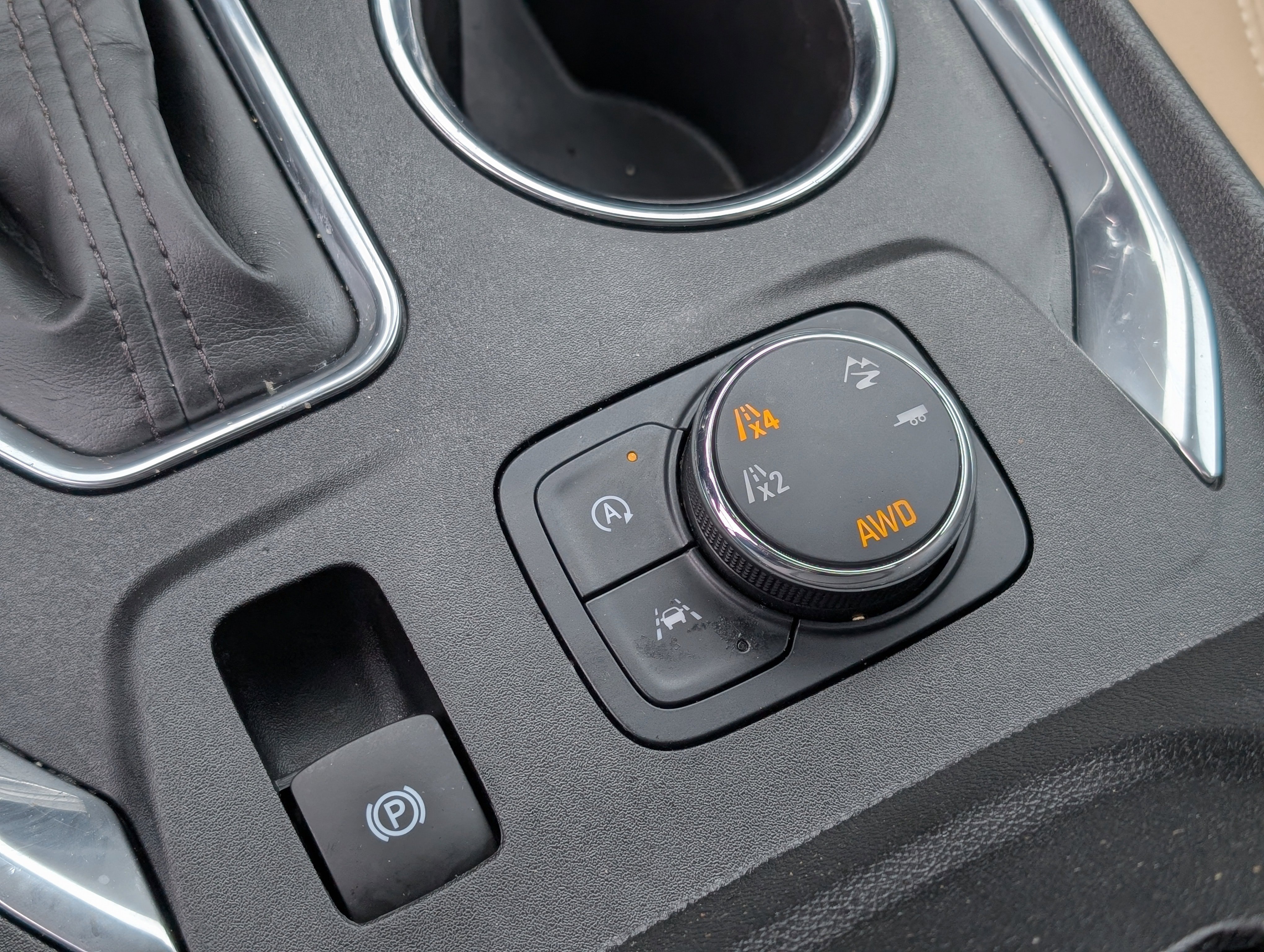 Used 2023 Chevrolet Traverse Premier image 28