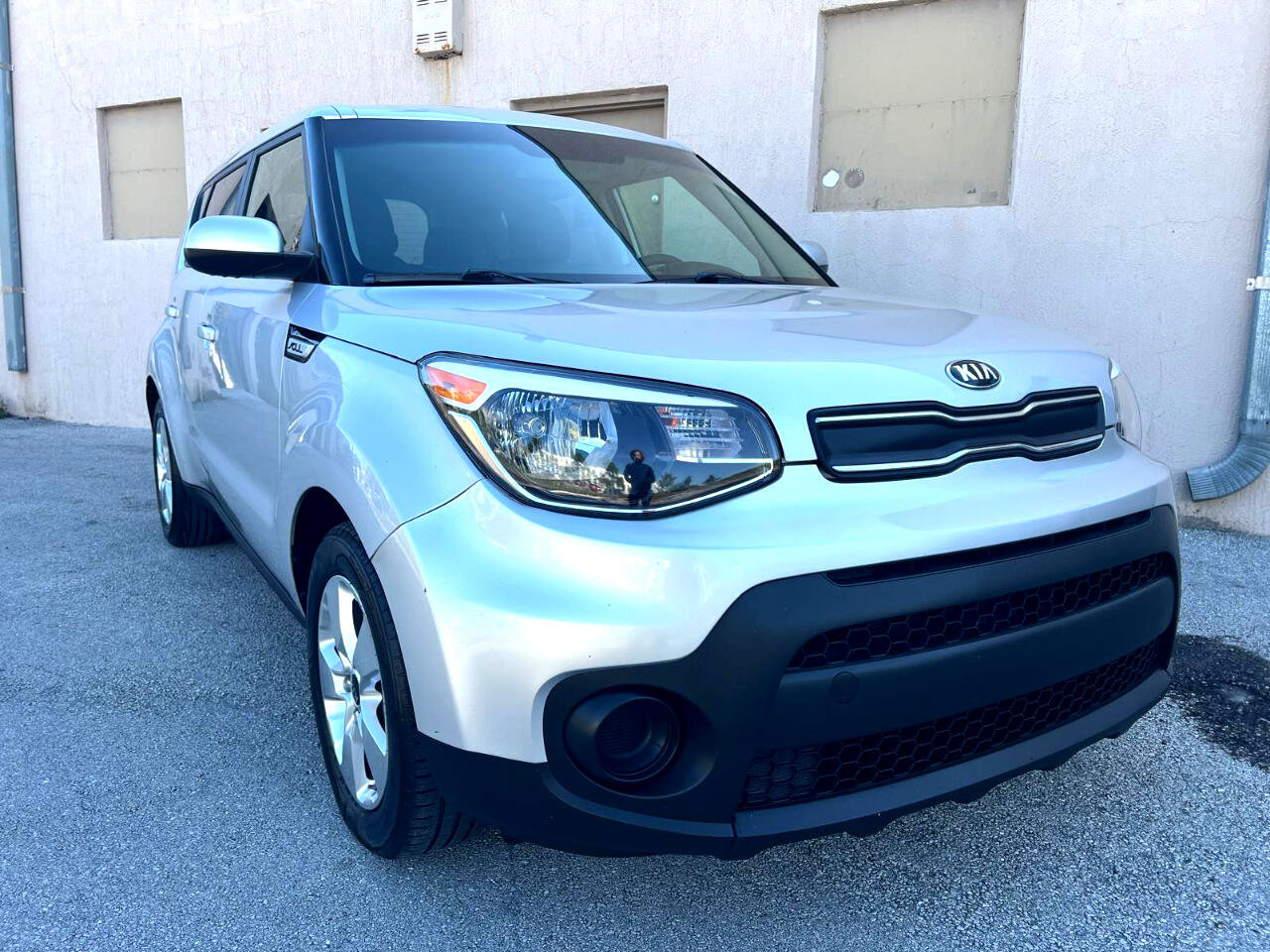 Used 2017 Kia Soul LX 4D Wagon at image 10