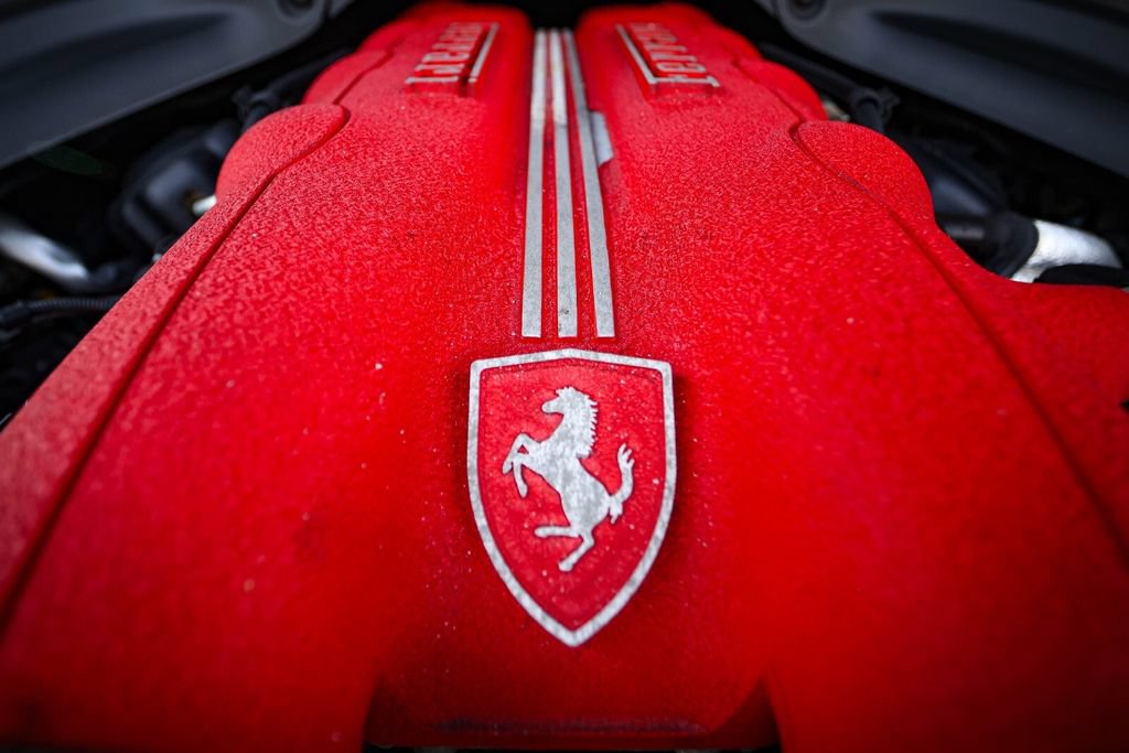 Used 2011 Ferrari California RWD image 27