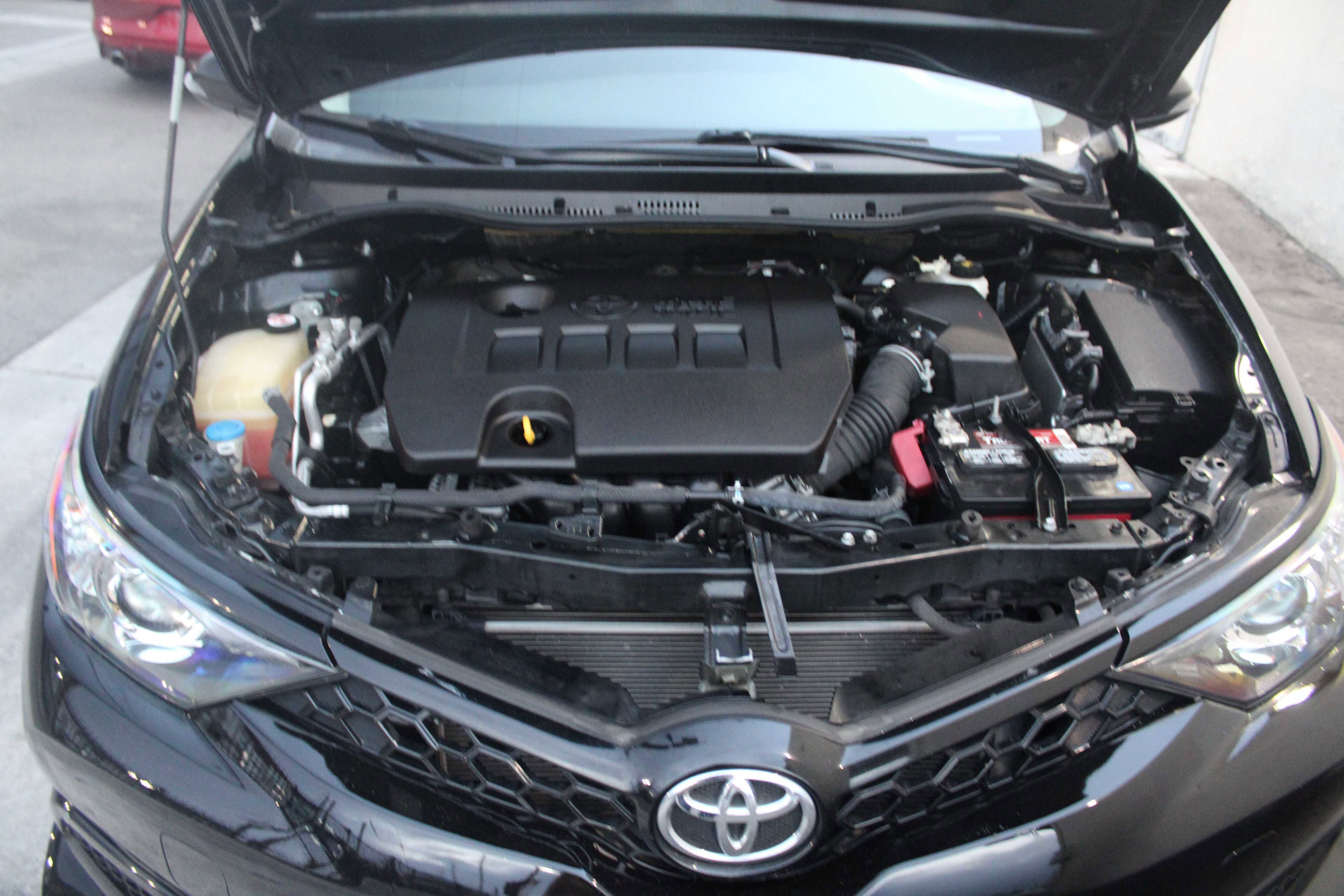 Used 2018 Toyota Corolla iM image 19