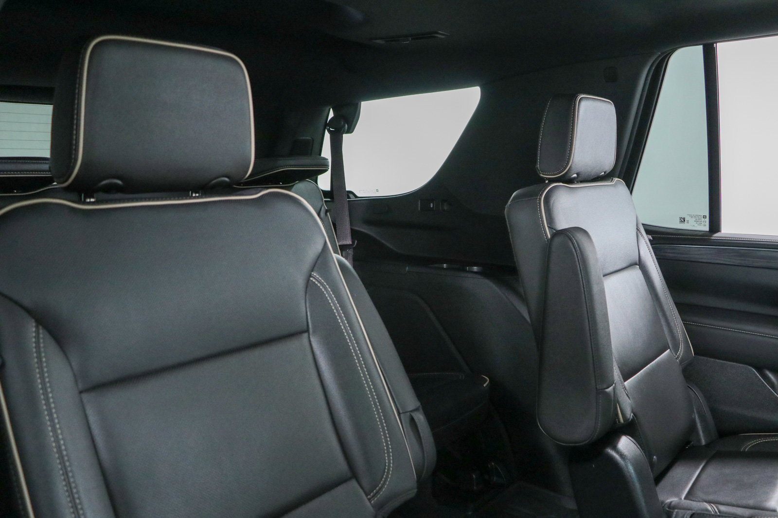 Used 2023 GMC Yukon SLT w/ SLT Luxury Package RWD image 32