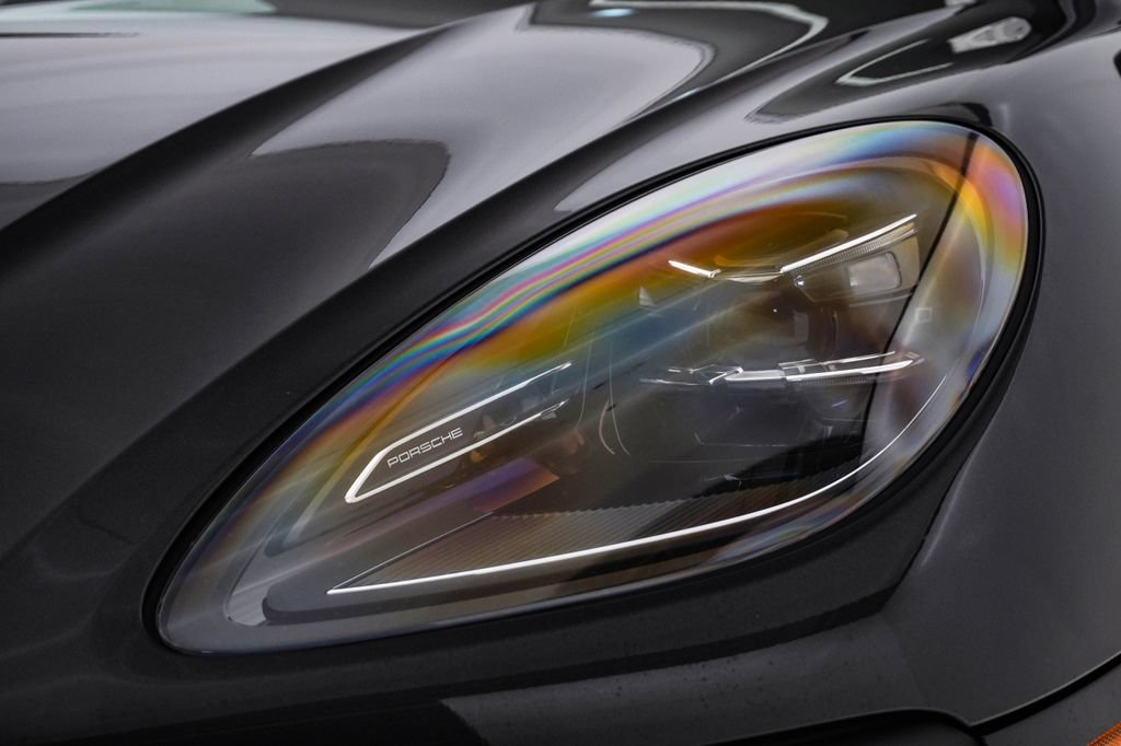 Certified 2023 Porsche Macan S AWD/4WD image 7