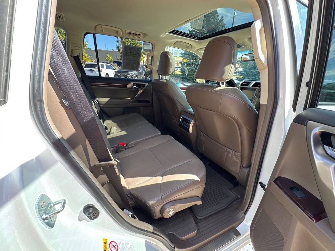 Used 2018 Lexus GX 460 Premium w/ Premium Package AWD/4WD image 21