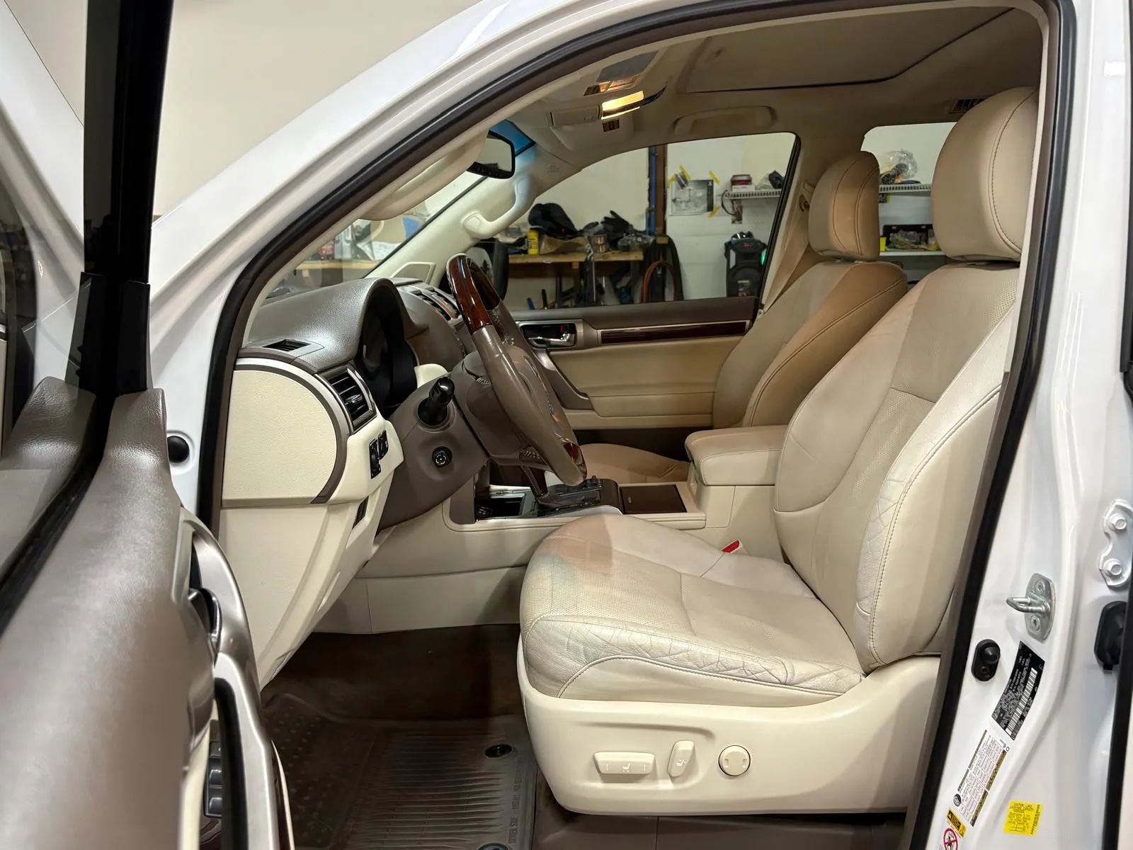 Used 2016 Lexus GX 460 w/ Premium Package image 19