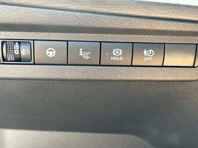 Used 2024 Nissan Ariya AWD image 31