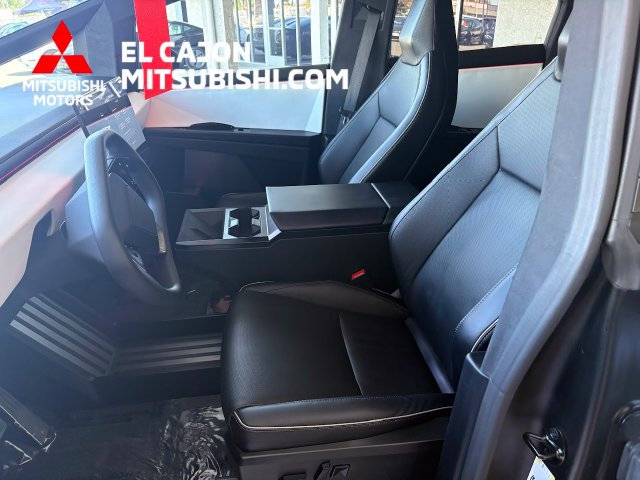 Used 2024 Tesla Cybertruck AWD Crew Cab image 10