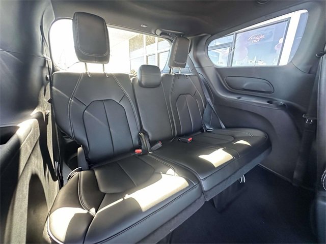 New 2026 Chrysler Pacifica Select image 33