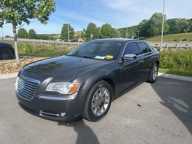 Used 2013 Chrysler 300 C RWD image 31