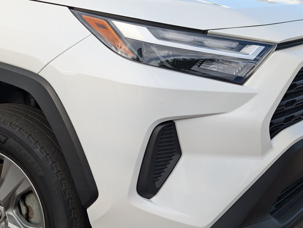 Used 2024 Toyota RAV4 LE AWD/4WD image 8