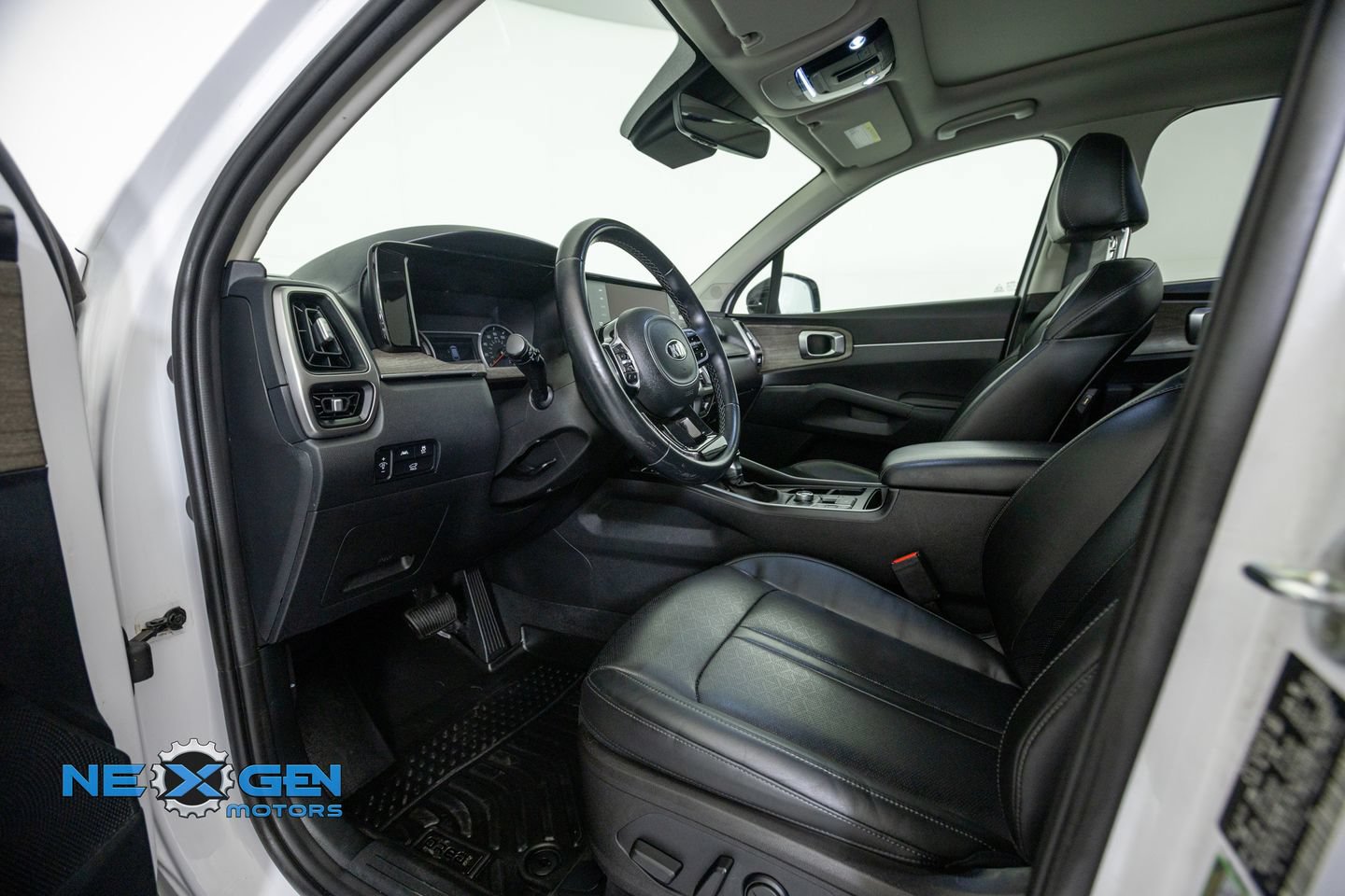 Used 2021 Kia Sorento EX w/ EX AWD X-Line Package image 10