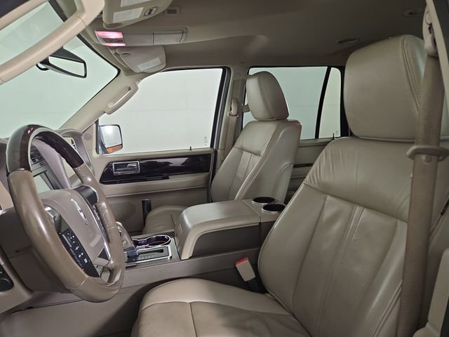 Used 2017 Lincoln Navigator Select AWD/4WD image 13