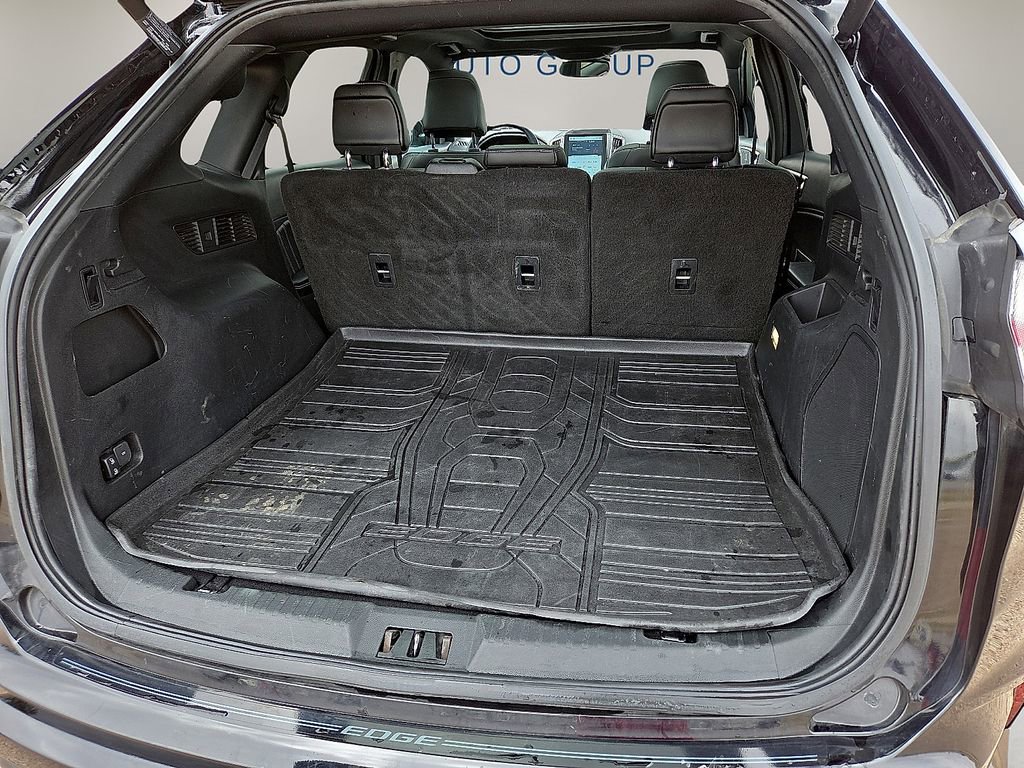 Used 2022 Ford Edge ST w/ Equipment Group 401A AWD/4WD image 17