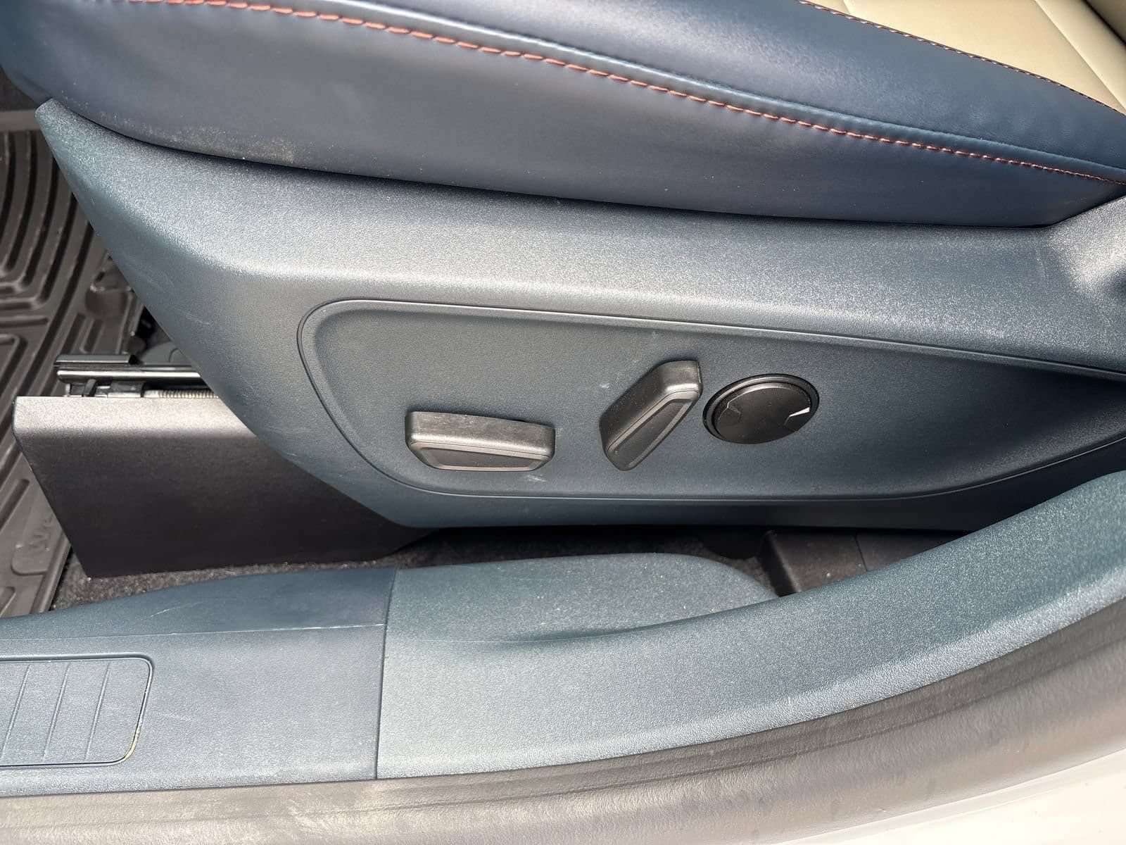 Used 2025 Ford Maverick Lariat AWD/4WD image 29