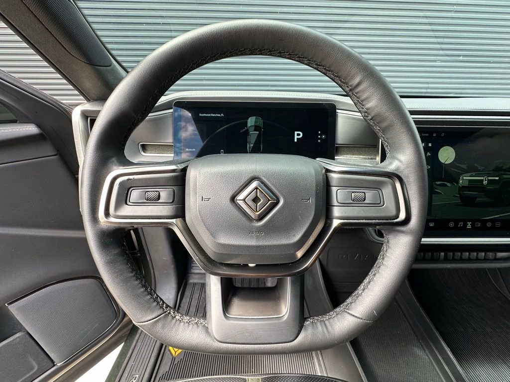 Used 2025 Rivian R1S Adventure image 16