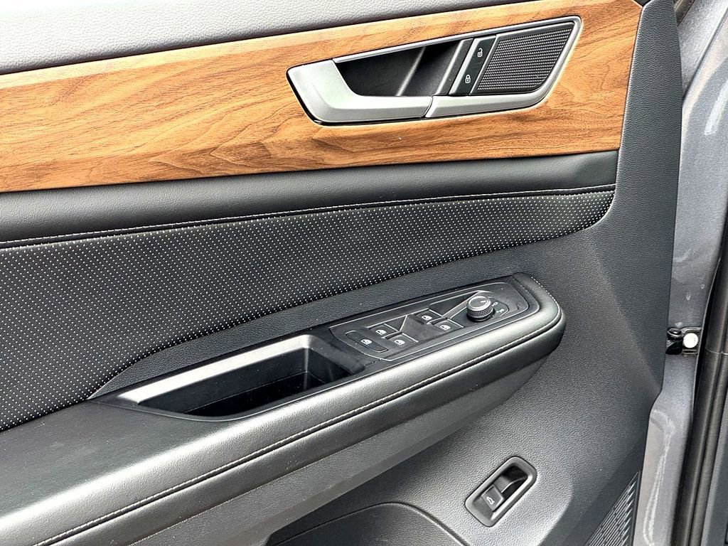 Certified 2024 Volkswagen Atlas SE image 12