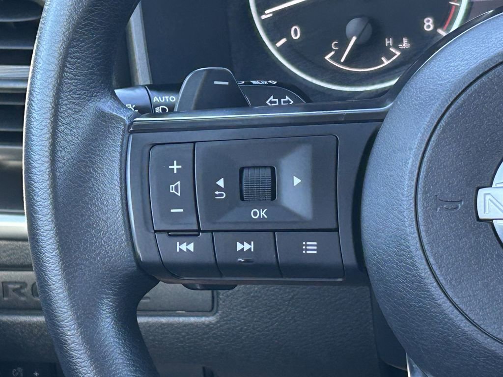 Used 2024 Nissan Rogue S image 21