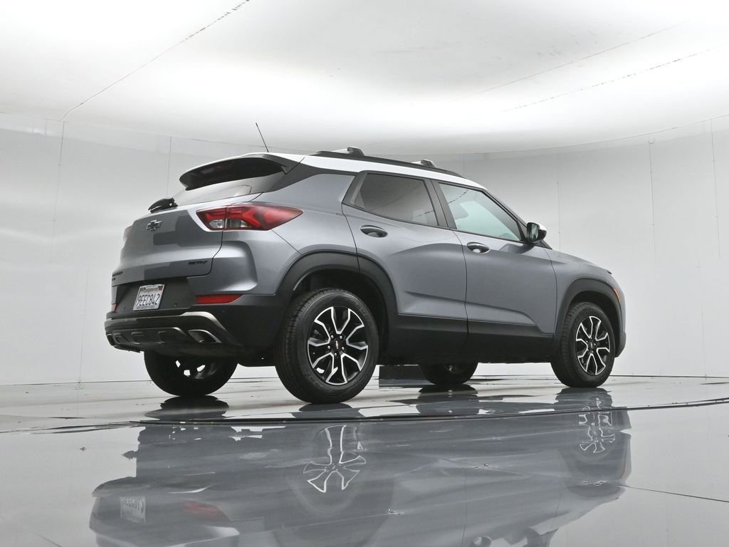 Used 2021 Chevrolet TrailBlazer ACTIV w/ Technology Package image 47